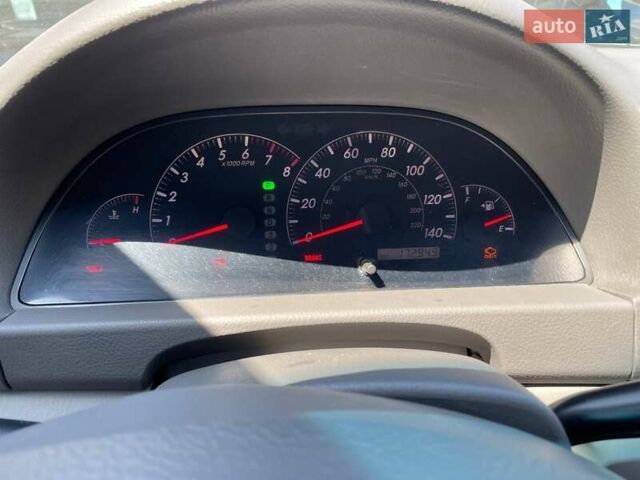 Сірий Тойота Камрі, об'ємом двигуна 3 л та пробігом 250 тис. км за 5500 $, фото 1 на Automoto.ua