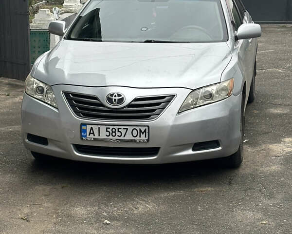 Серый Тойота Камри, объемом двигателя 2.36 л и пробегом 250 тыс. км за 7500 $, фото 1 на Automoto.ua