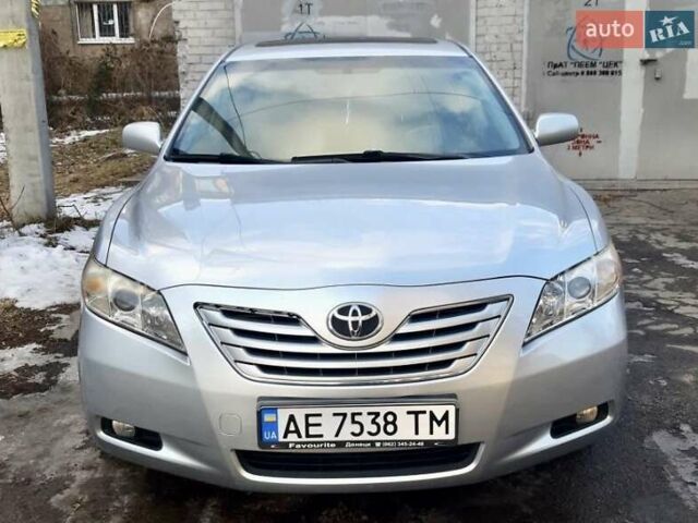 Серый Тойота Камри, объемом двигателя 3.5 л и пробегом 130 тыс. км за 10500 $, фото 1 на Automoto.ua