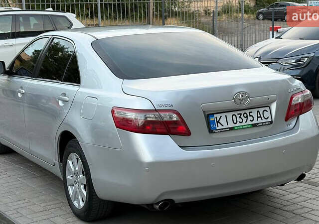 Сірий Тойота Камрі, об'ємом двигуна 3.46 л та пробігом 315 тис. км за 6599 $, фото 1 на Automoto.ua