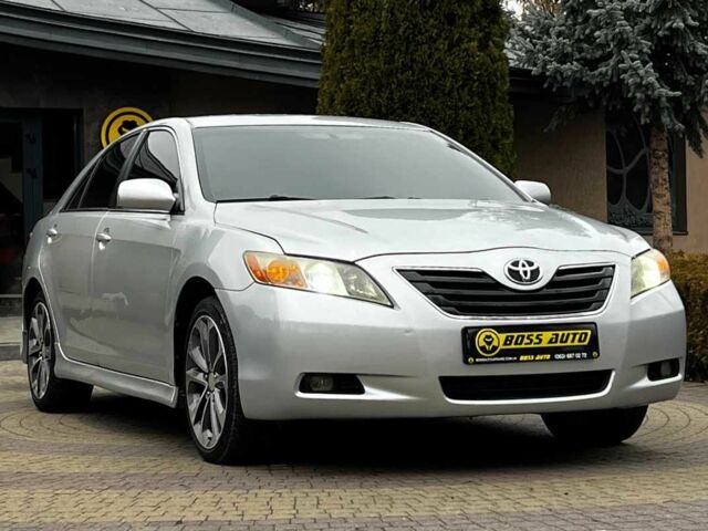 Серый Тойота Камри, объемом двигателя 2.4 л и пробегом 358 тыс. км за 7200 $, фото 1 на Automoto.ua