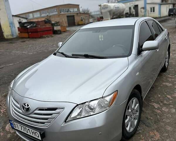 Сірий Тойота Камрі, об'ємом двигуна 3.5 л та пробігом 380 тис. км за 9300 $, фото 1 на Automoto.ua