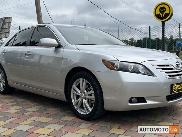 Серый Тойота Камри, объемом двигателя 3.5 л и пробегом 191 тыс. км за 9950 $, фото 1 на Automoto.ua