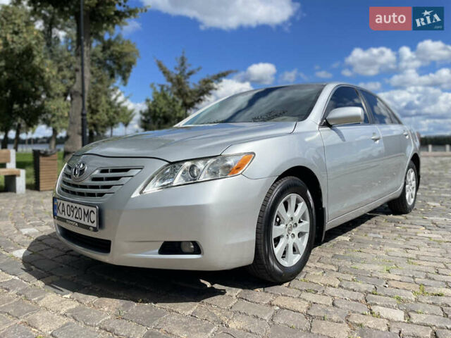 Сірий Тойота Камрі, об'ємом двигуна 2.36 л та пробігом 307 тис. км за 7200 $, фото 1 на Automoto.ua