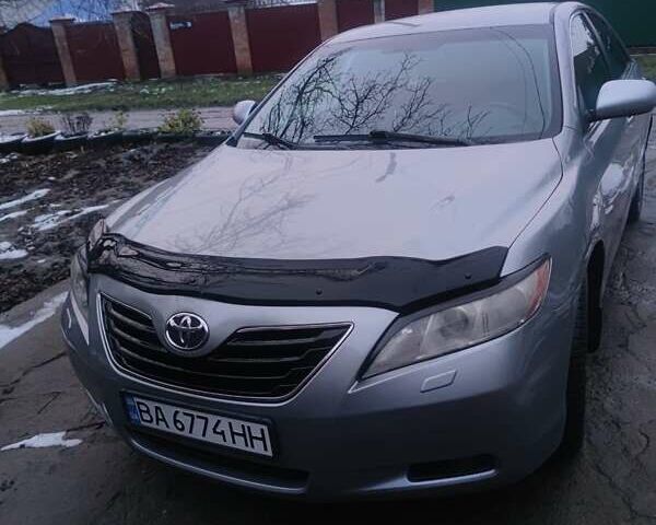Серый Тойота Камри, объемом двигателя 3.46 л и пробегом 330 тыс. км за 8200 $, фото 1 на Automoto.ua