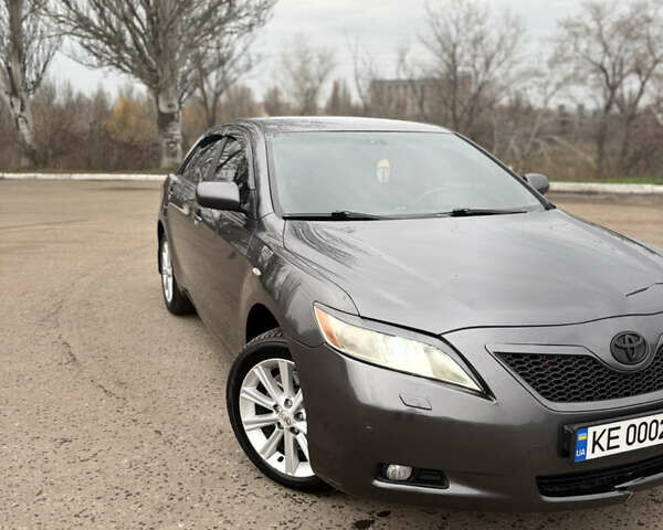 Сірий Тойота Камрі, об'ємом двигуна 3.46 л та пробігом 246 тис. км за 9200 $, фото 1 на Automoto.ua