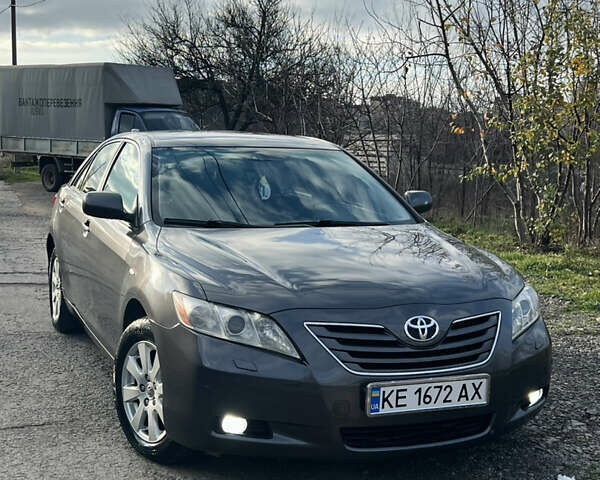 Серый Тойота Камри, объемом двигателя 3.5 л и пробегом 293 тыс. км за 7600 $, фото 1 на Automoto.ua