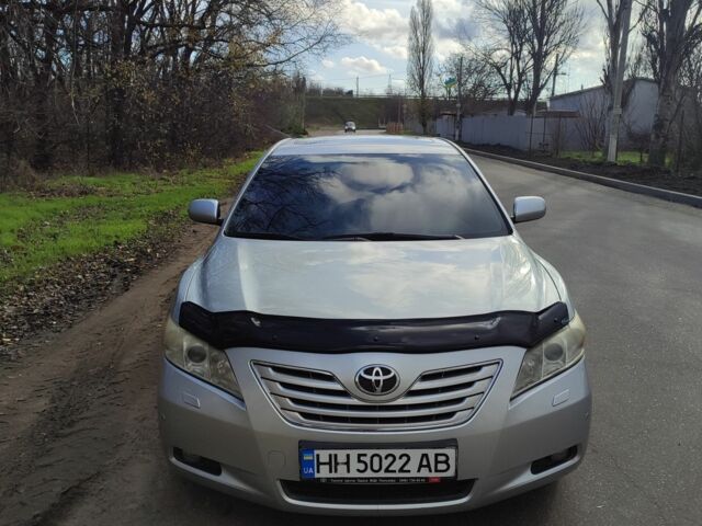 Сірий Тойота Камрі, об'ємом двигуна 2.4 л та пробігом 247 тис. км за 10500 $, фото 1 на Automoto.ua