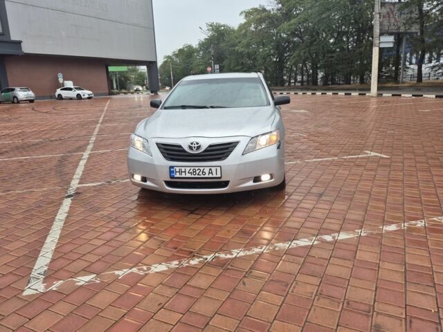 Серый Тойота Камри, объемом двигателя 3.5 л и пробегом 170 тыс. км за 5700 $, фото 1 на Automoto.ua