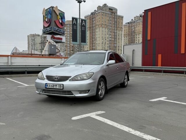 Серый Тойота Камри, объемом двигателя 2.4 л и пробегом 360 тыс. км за 5200 $, фото 1 на Automoto.ua