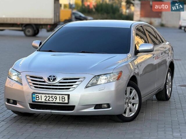 Сірий Тойота Камрі, об'ємом двигуна 2.4 л та пробігом 310 тис. км за 5900 $, фото 1 на Automoto.ua