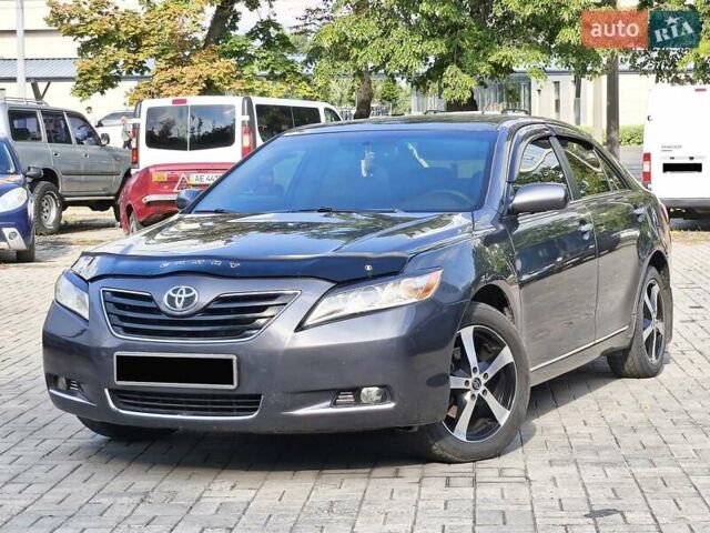 Серый Тойота Камри, объемом двигателя 3.5 л и пробегом 219 тыс. км за 8750 $, фото 1 на Automoto.ua