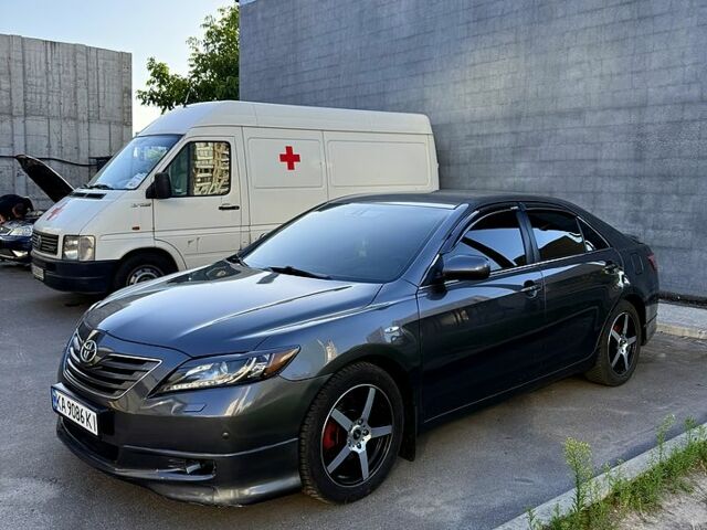 Сірий Тойота Камрі, об'ємом двигуна 3.5 л та пробігом 199 тис. км за 7350 $, фото 1 на Automoto.ua