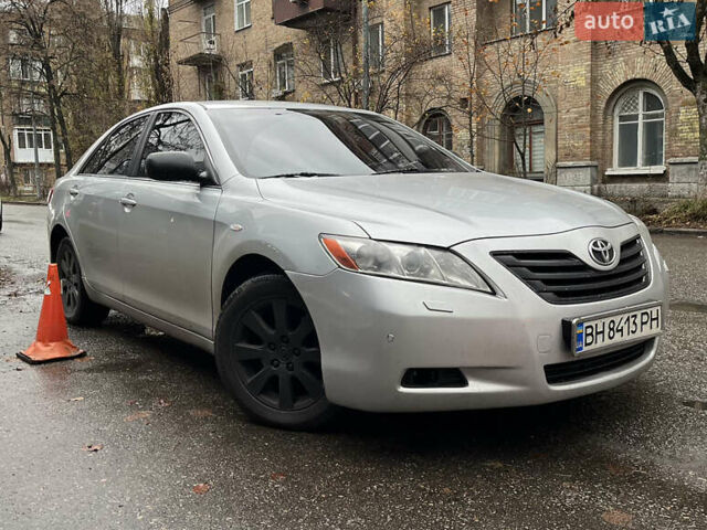 Сірий Тойота Камрі, об'ємом двигуна 3.46 л та пробігом 292 тис. км за 8400 $, фото 1 на Automoto.ua