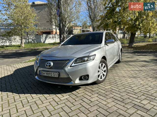 Сірий Тойота Камрі, об'ємом двигуна 3.46 л та пробігом 280 тис. км за 6400 $, фото 1 на Automoto.ua