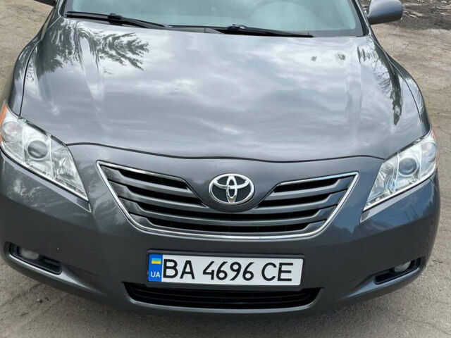 Серый Тойота Камри, объемом двигателя 2.4 л и пробегом 168 тыс. км за 9100 $, фото 1 на Automoto.ua