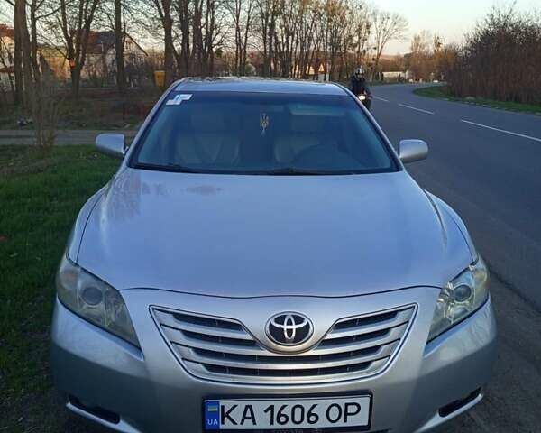 Тойота Камри 2007 в Киеве на Automoto.ua Серый Тойота Камри, объемом двигателя 2.4 л и пробегом 210 тыс. км за 8000 $, фото 1 на Automoto.ua