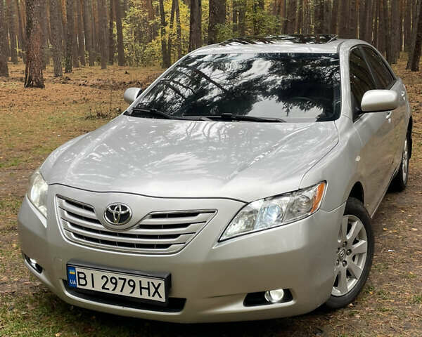 Серый Тойота Камри, объемом двигателя 2.36 л и пробегом 370 тыс. км за 6999 $, фото 1 на Automoto.ua