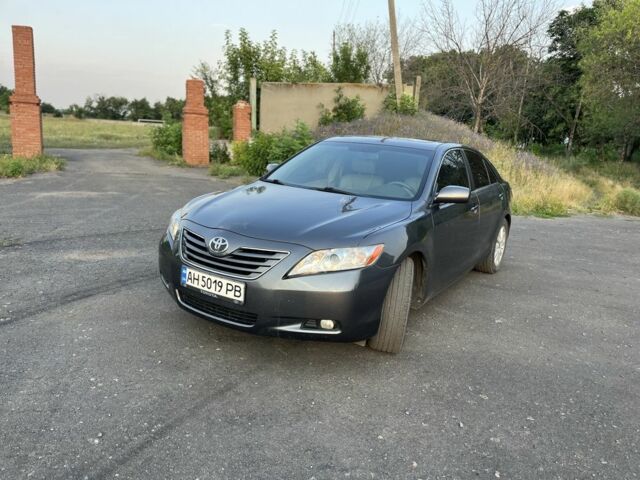 Серый Тойота Камри, объемом двигателя 3.5 л и пробегом 198 тыс. км за 9600 $, фото 1 на Automoto.ua