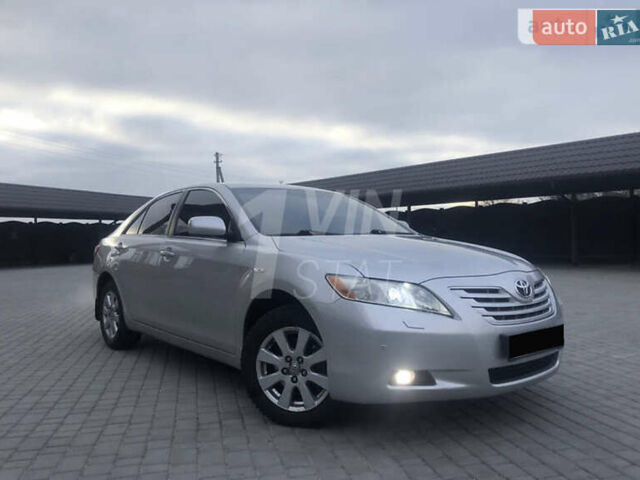 Серый Тойота Камри, объемом двигателя 2.36 л и пробегом 221 тыс. км за 8499 $, фото 1 на Automoto.ua