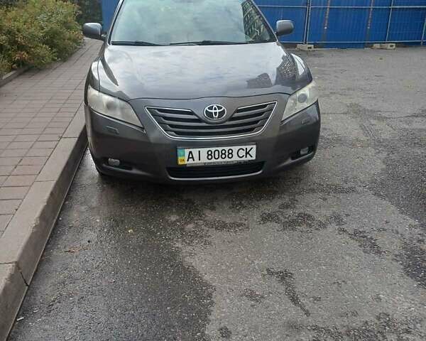 Тойота Камрі 2007 у Києві на Automoto.ua Сірий Тойота Камрі, об'ємом двигуна 2.36 л та пробігом 191 тис. км за 9500 $, фото 1 на Automoto.ua