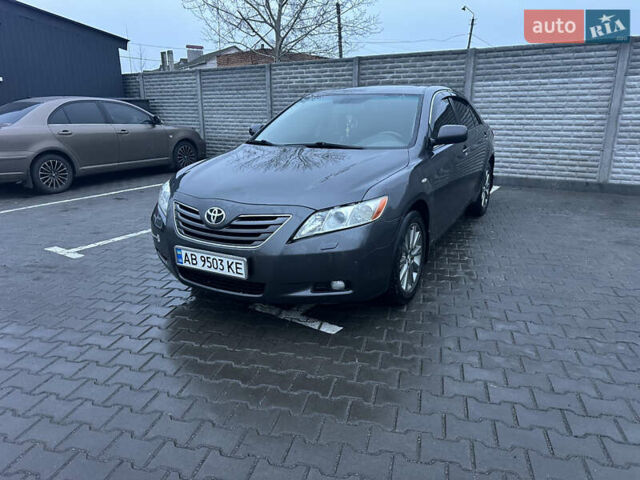 Сірий Тойота Камрі, об'ємом двигуна 2.36 л та пробігом 232 тис. км за 8600 $, фото 1 на Automoto.ua