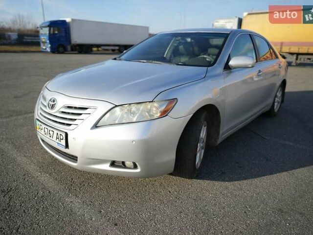 Серый Тойота Камри, объемом двигателя 3.46 л и пробегом 428 тыс. км за 10000 $, фото 1 на Automoto.ua