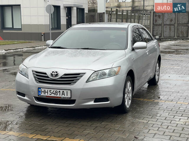 Серый Тойота Камри, объемом двигателя 2.4 л и пробегом 196 тыс. км за 8600 $, фото 1 на Automoto.ua