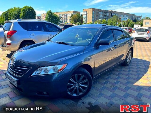 Серый Тойота Камри, объемом двигателя 2.4 л и пробегом 223 тыс. км за 8800 $, фото 1 на Automoto.ua
