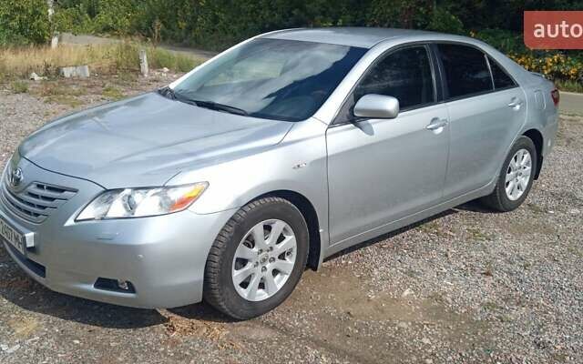 Серый Тойота Камри, объемом двигателя 3.5 л и пробегом 293 тыс. км за 8500 $, фото 1 на Automoto.ua