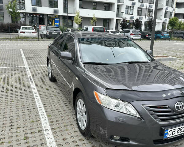 Серый Тойота Камри, объемом двигателя 3.5 л и пробегом 265 тыс. км за 10500 $, фото 1 на Automoto.ua