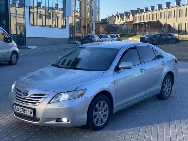 Сірий Тойота Камрі, об'ємом двигуна 2.4 л та пробігом 309 тис. км за 6200 $, фото 1 на Automoto.ua