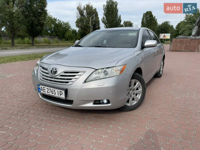 Сірий Тойота Камрі, об'ємом двигуна 3.5 л та пробігом 332 тис. км за 8700 $, фото 1 на Automoto.ua