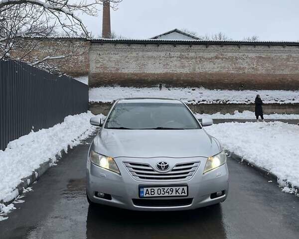 Сірий Тойота Камрі, об'ємом двигуна 3.5 л та пробігом 320 тис. км за 8400 $, фото 1 на Automoto.ua