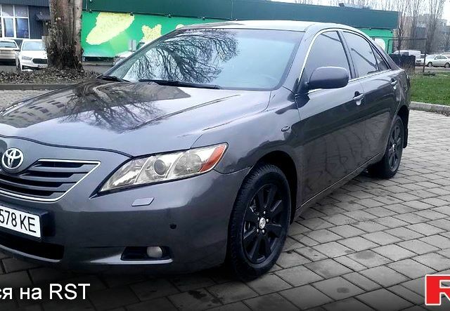 Серый Тойота Камри, объемом двигателя 3.5 л и пробегом 272 тыс. км за 7300 $, фото 1 на Automoto.ua