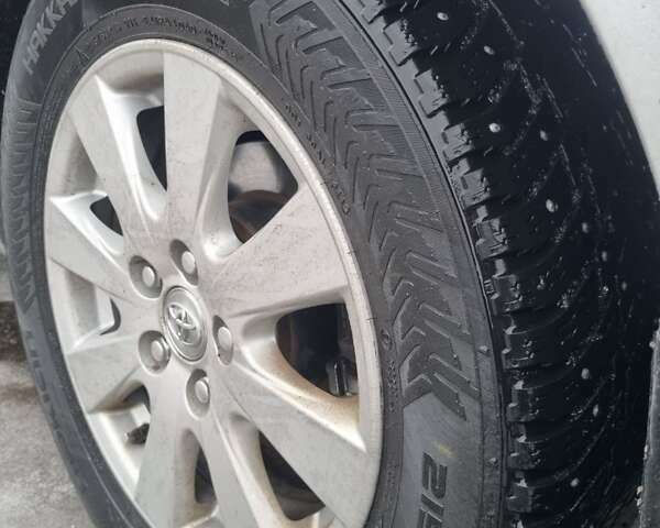 Серый Тойота Камри, объемом двигателя 3.5 л и пробегом 240 тыс. км за 9200 $, фото 1 на Automoto.ua