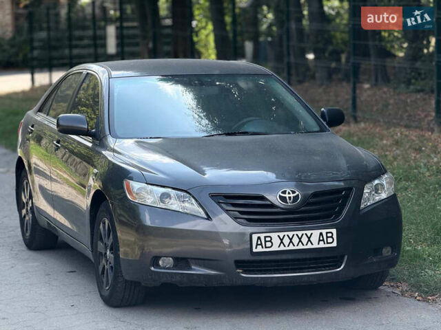 Сірий Тойота Камрі, об'ємом двигуна 2.5 л та пробігом 270 тис. км за 7200 $, фото 1 на Automoto.ua