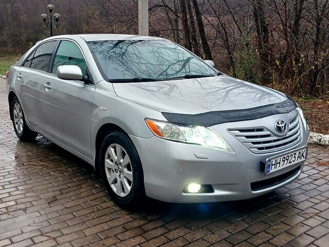 Сірий Тойота Камрі, об'ємом двигуна 2.4 л та пробігом 375 тис. км за 6500 $, фото 1 на Automoto.ua