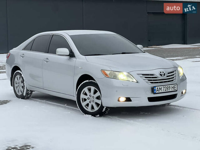 Серый Тойота Камри, объемом двигателя 2.36 л и пробегом 250 тыс. км за 7999 $, фото 1 на Automoto.ua