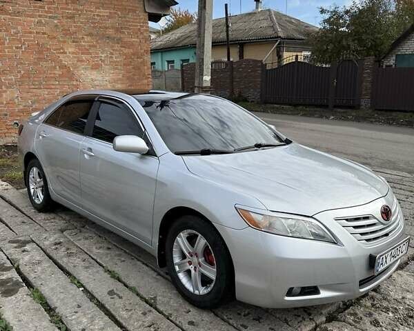 Тойота Камри 2007 в Люботине на Automoto.ua Серый Тойота Камри, объемом двигателя 2.4 л и пробегом 194 тыс. км за 10000 $, фото 1 на Automoto.ua