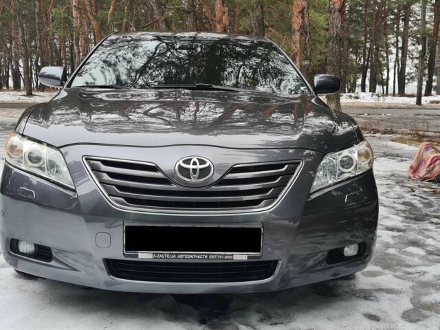 Серый Тойота Камри, объемом двигателя 3.5 л и пробегом 188 тыс. км за 8950 $, фото 1 на Automoto.ua