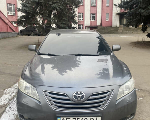 Серый Тойота Камри, объемом двигателя 3.46 л и пробегом 292 тыс. км за 7800 $, фото 1 на Automoto.ua