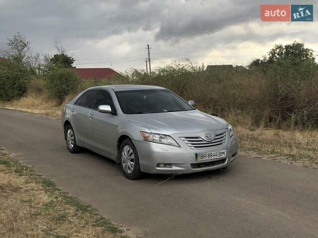 Серый Тойота Камри, объемом двигателя 2.4 л и пробегом 130 тыс. км за 5500 $, фото 1 на Automoto.ua