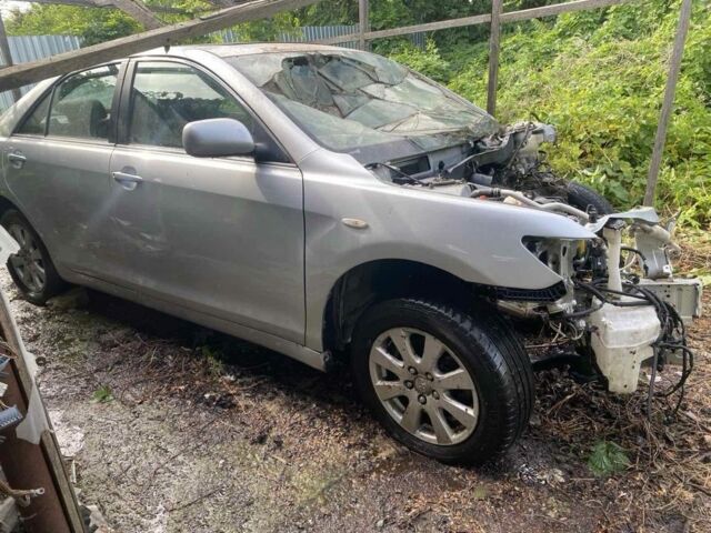 Сірий Тойота Камрі, об'ємом двигуна 2.4 л та пробігом 200 тис. км за 2500 $, фото 1 на Automoto.ua