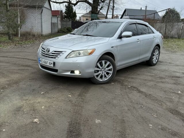 Серый Тойота Камри, объемом двигателя 3.5 л и пробегом 251 тыс. км за 8350 $, фото 1 на Automoto.ua