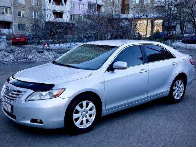 Серый Тойота Камри, объемом двигателя 2.4 л и пробегом 378 тыс. км за 5500 $, фото 1 на Automoto.ua