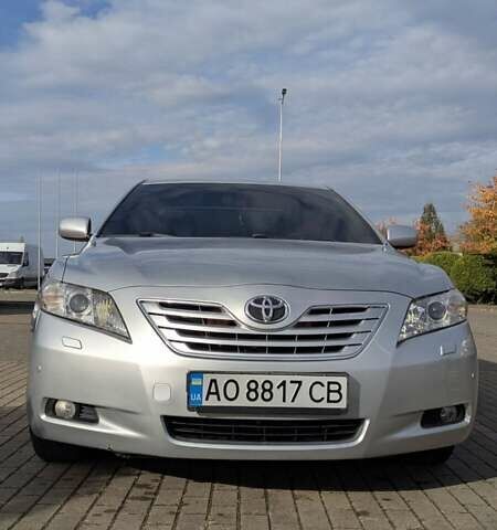 Серый Тойота Камри, объемом двигателя 3.5 л и пробегом 243 тыс. км за 8700 $, фото 1 на Automoto.ua