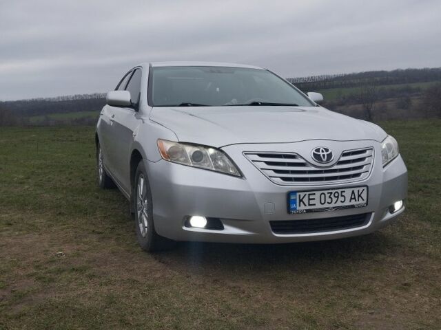 Серый Тойота Камри, объемом двигателя 3.5 л и пробегом 200 тыс. км за 8800 $, фото 1 на Automoto.ua