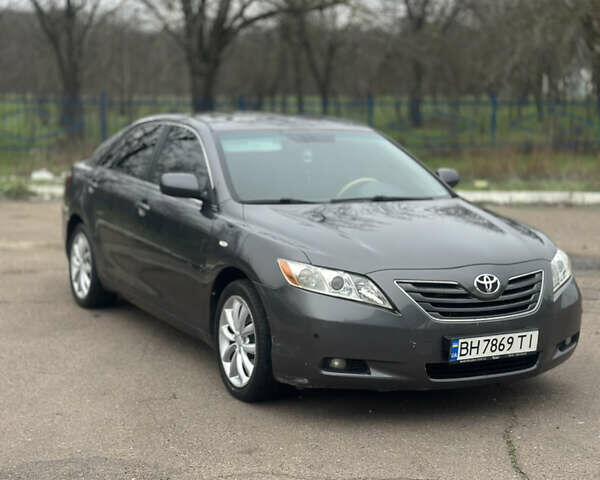 Сірий Тойота Камрі, об'ємом двигуна 3.46 л та пробігом 285 тис. км за 6650 $, фото 1 на Automoto.ua