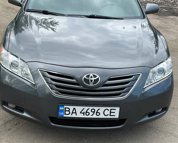 Серый Тойота Камри, объемом двигателя 2.4 л и пробегом 168 тыс. км за 9100 $, фото 1 на Automoto.ua